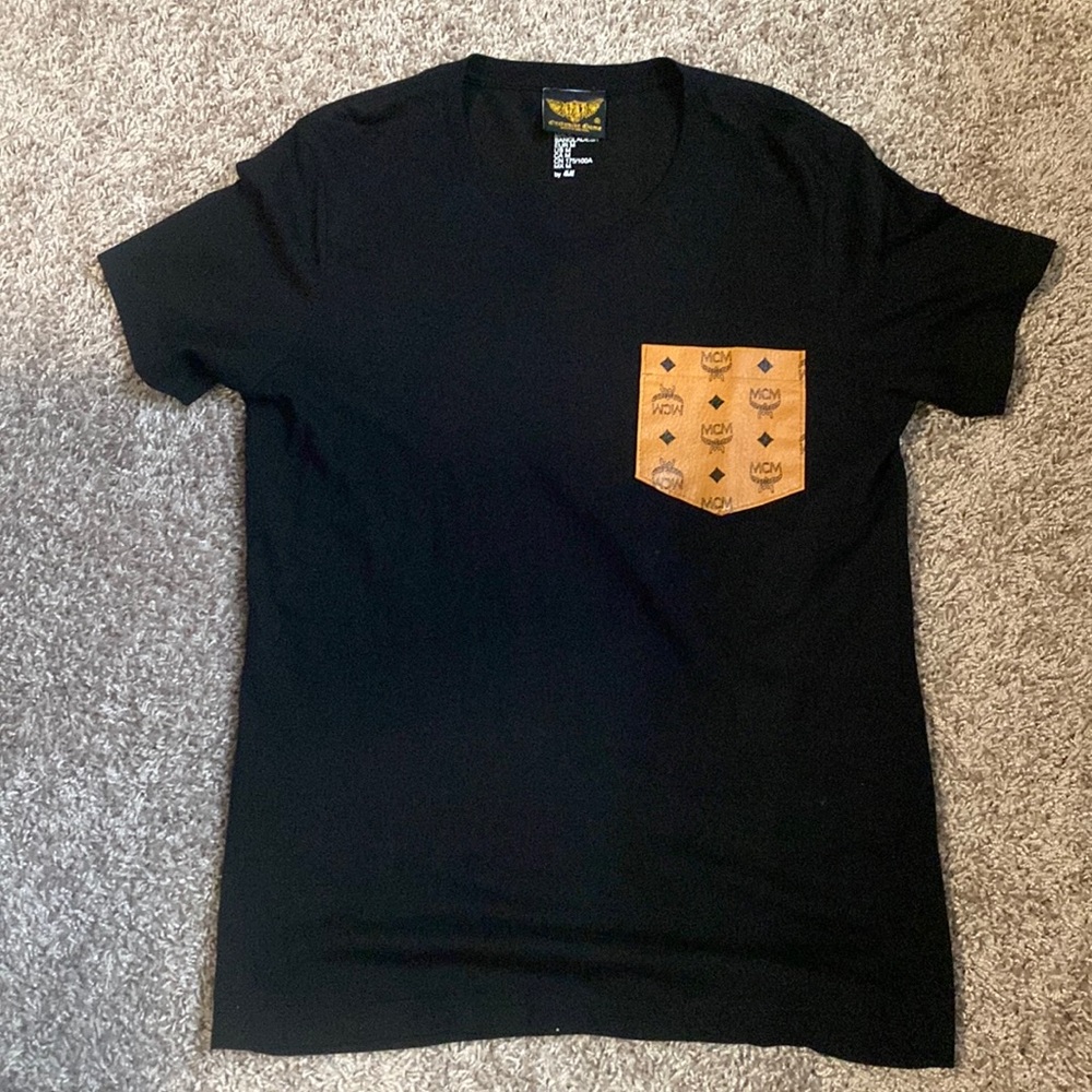 Black shirt